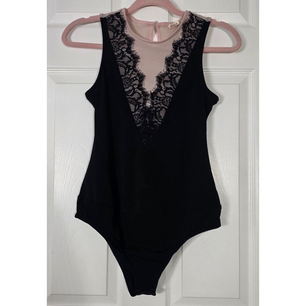 Love Culture Black Lace Trim V-Neck Bodysuit Size Medium